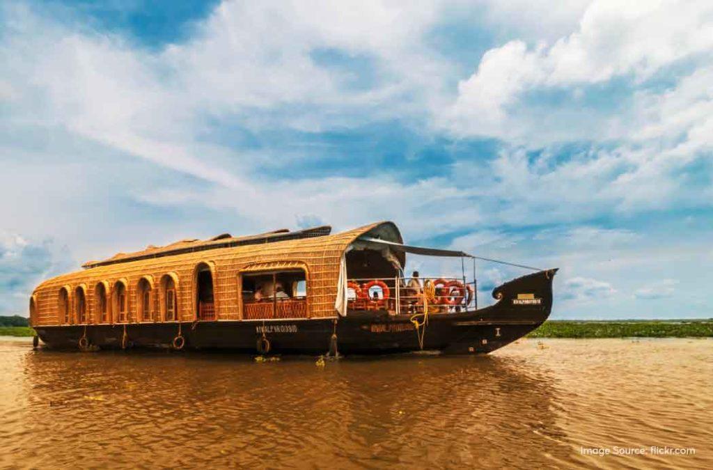 Backwaters of Kerala invite you for a scenic journey