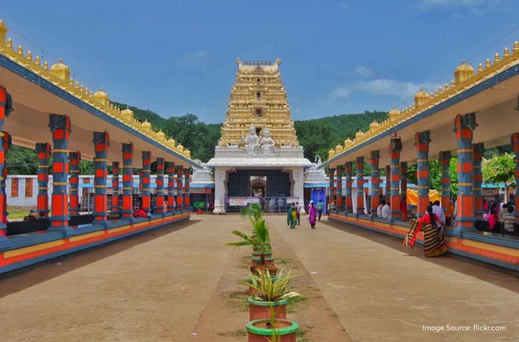 Mahanandi attracts a lot of people every year for various reasons. Some come here to seek blessings from the Mahanandi temple while others want to explore the beauty of the Nallamalla hills. 
