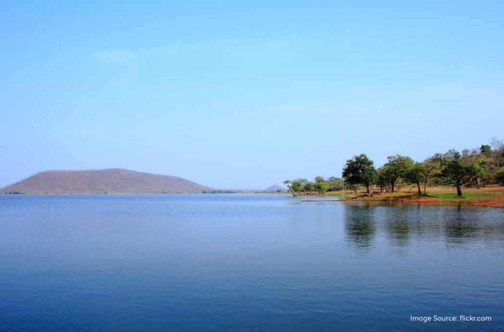 Pakhal Lake is a man-made wonder that is present within the Pakhal Wildlife Sanctuary. 