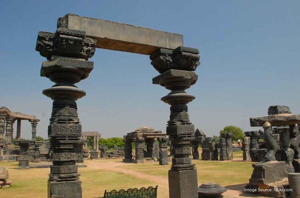 The Warangal Fort is a classic example of world-class architecture that is still intact despite the numerous attacks and invasions.