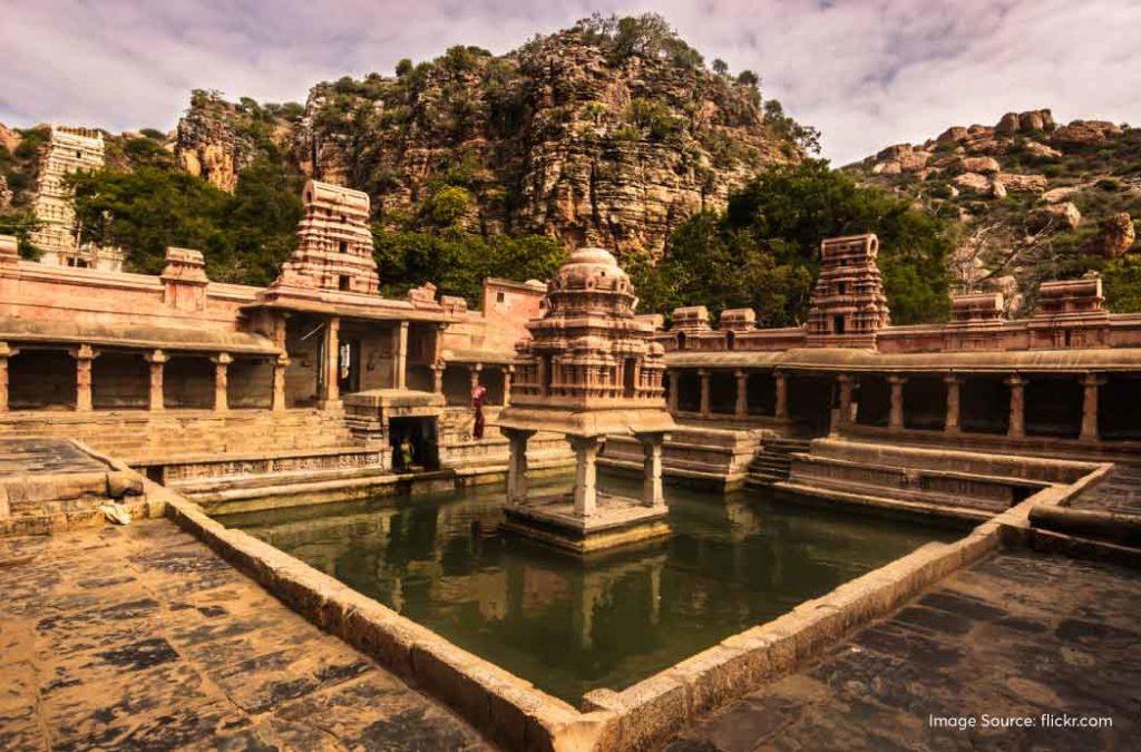 Yaganti temple is one of the must-visit Kurnool tourist places. This temple is situated in the middle of stunning natural landscapes.
