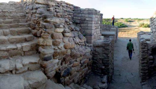 Ruins of Dholavira: Tracing the Footsteps of the Bygone Era
