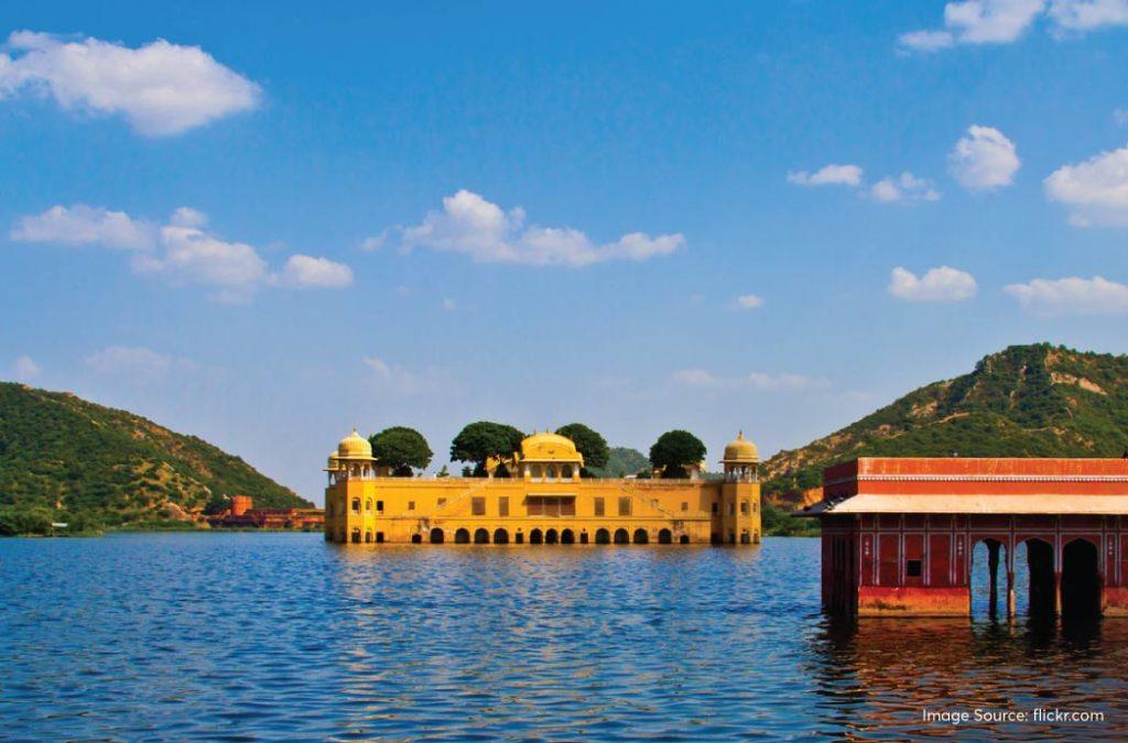 Jal Mahal is a fascinating palace that is a perfect blend of Rajputana and Mughal architecture styles and is surrounded by the Man Sagar Lake