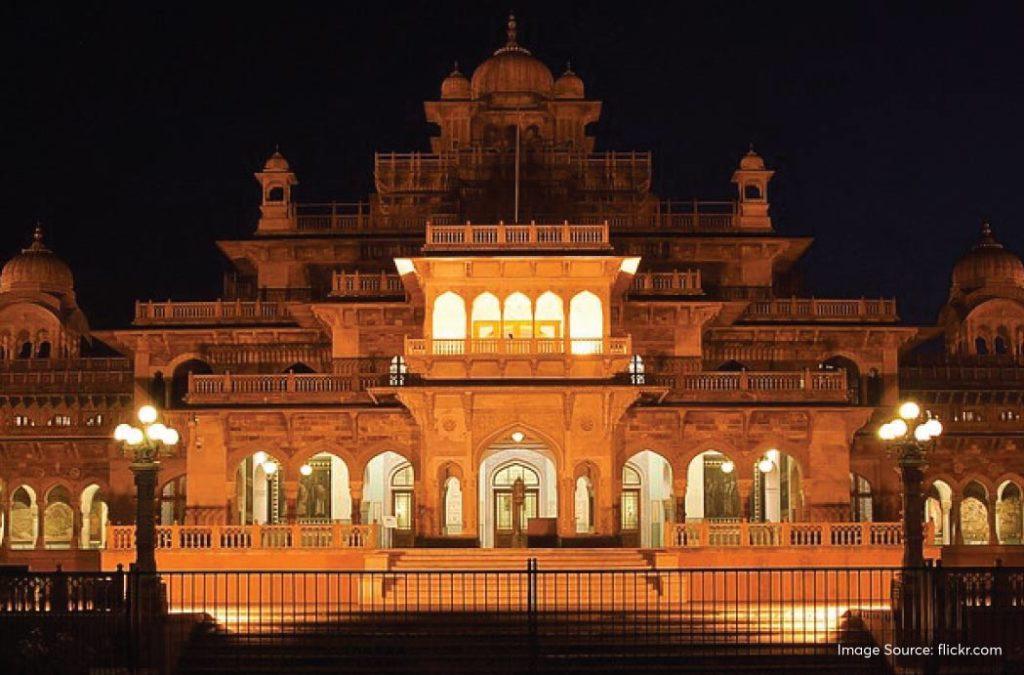 One of the oldest museums in Rajasthan, the Albert Hall Museum is known for having the most precious artefacts that give you a glimpse of ancient India. 