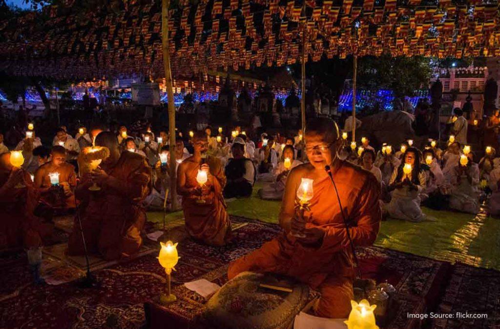 Buddhists gather at temples and monasteries to recite the Buddhist sutras. 