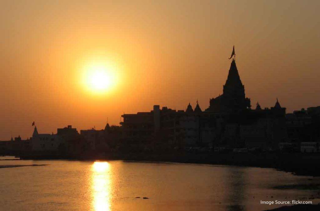 let us explore the tourist places in Dwarka so that you can make the best itinerary for your visit! 