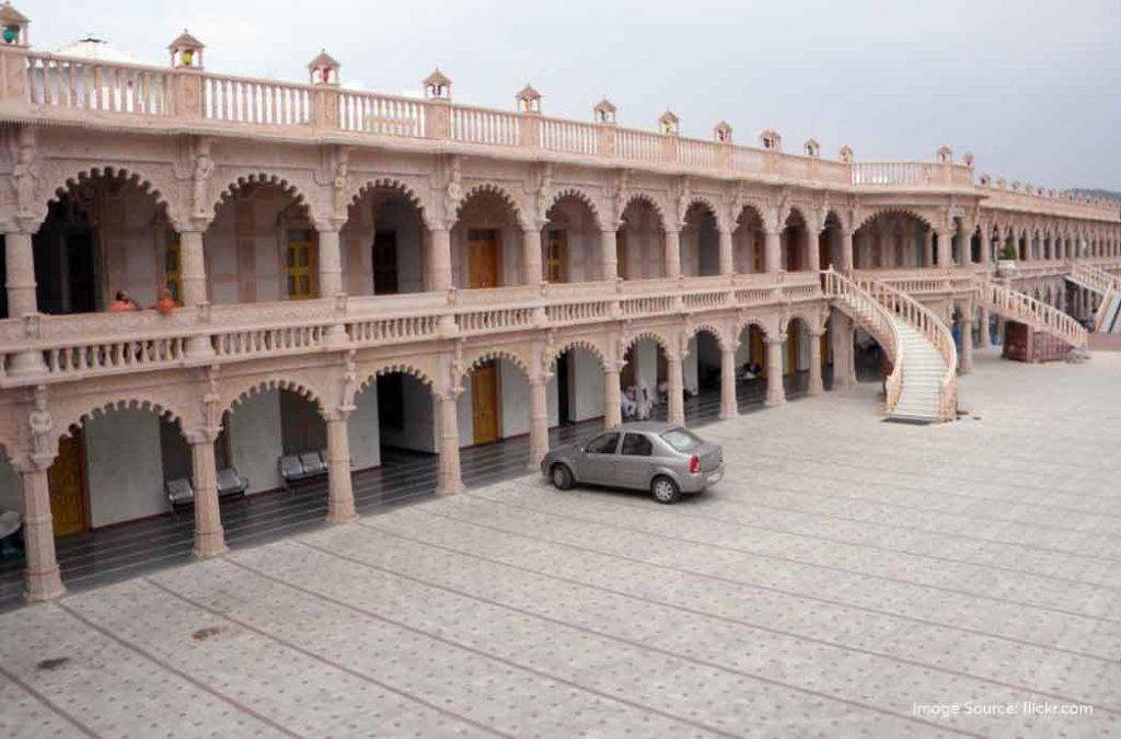 Check the best places to visit in Bhuj