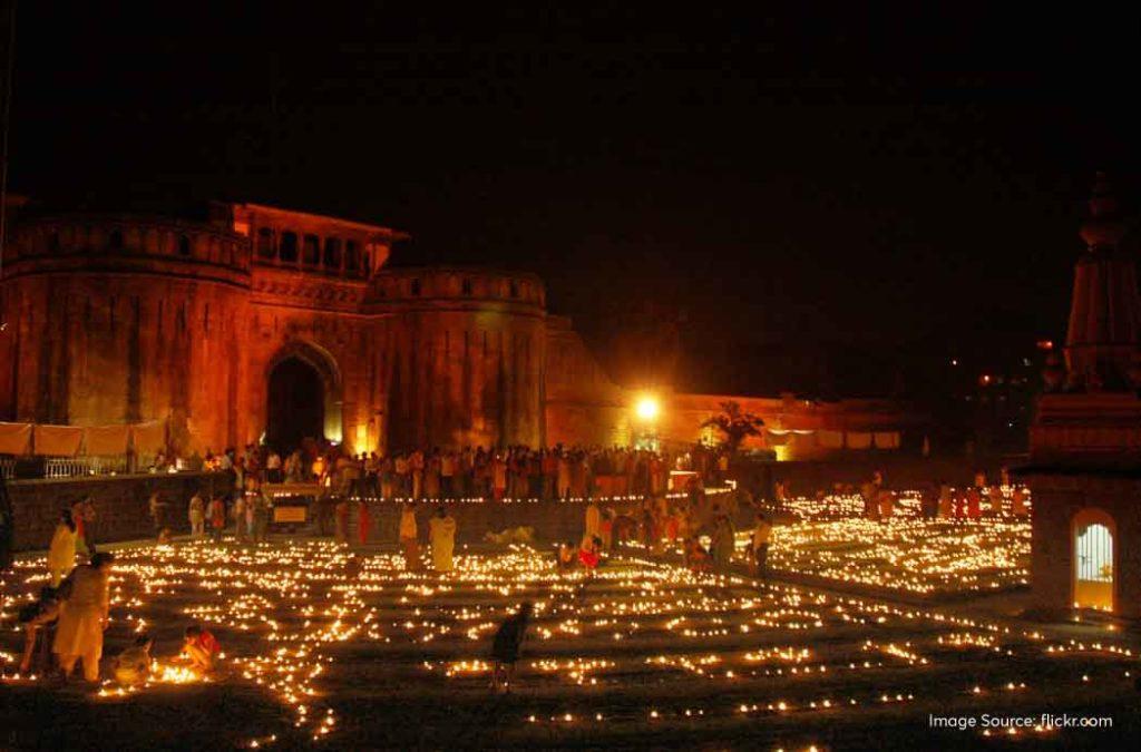 This was the main audience hall used by the senior Maratha Peshwa or Bajirao I. 'Thorle' means 'first'. 