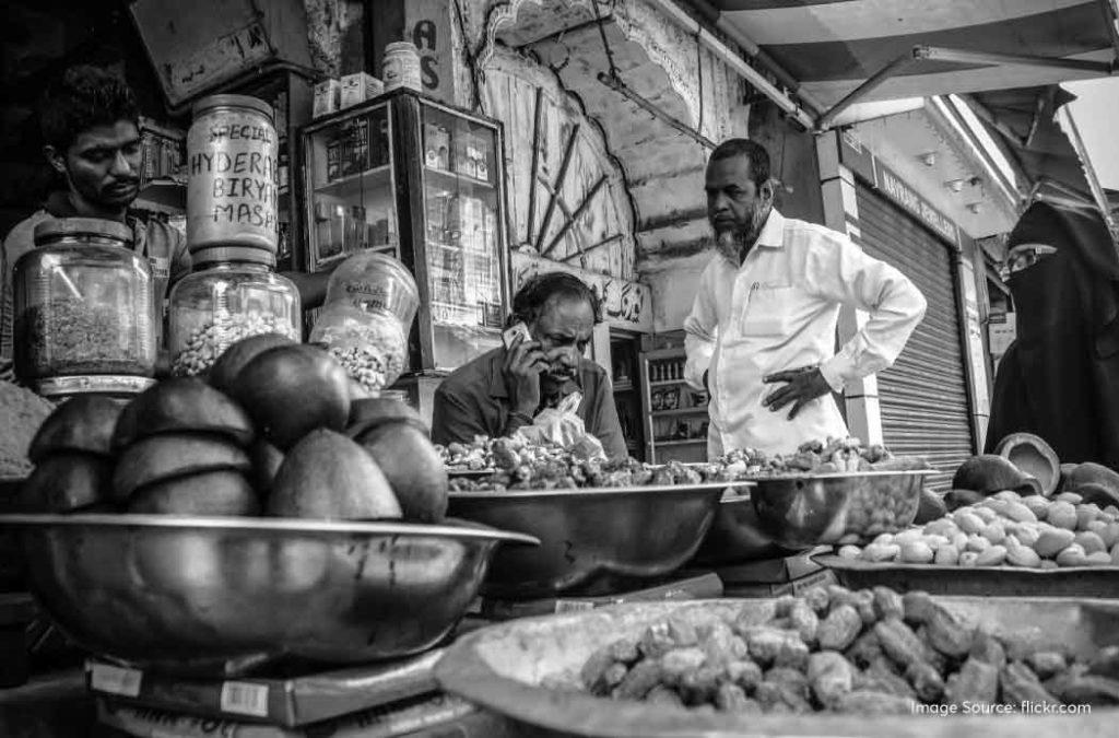 During your Charminar shopping, you will find a good number of shops selling spices of all kinds, both common and exotic. 