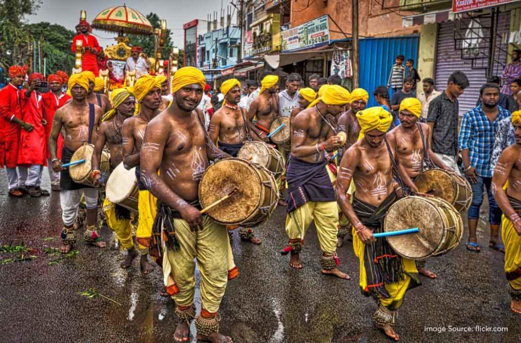 The Bonalu festival's history dates back to the 19th century when the region was severely hit by a devastating plague. 