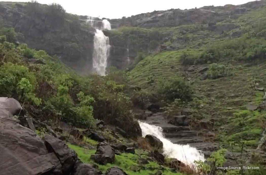 Check out the best waterfalls in Maharashtra