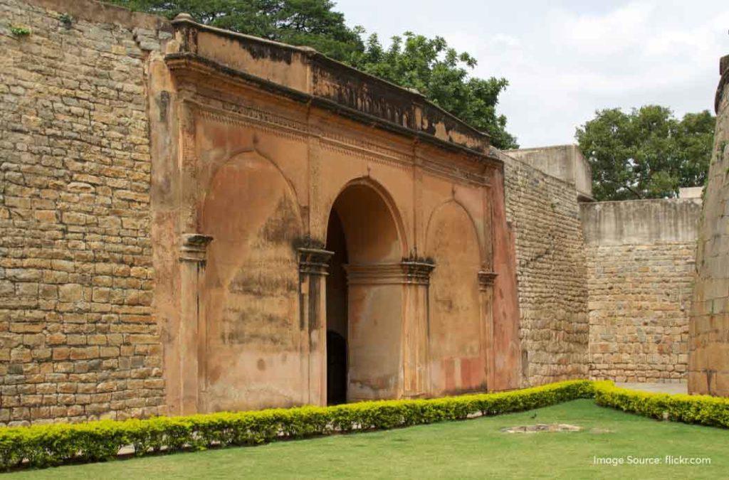 The Bengaluru Fort is a historical tourist attraction that you must surely explore during your next Bengaluru visit. 