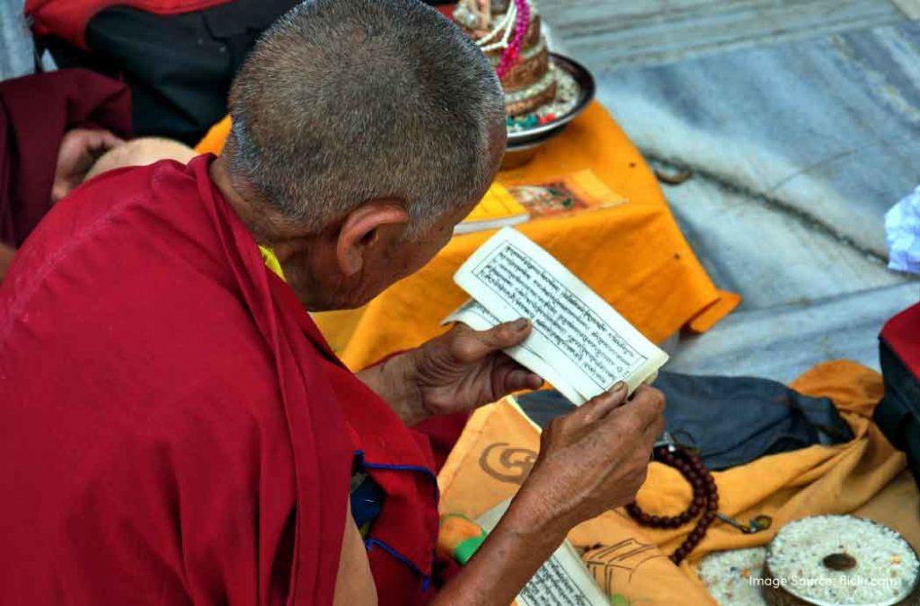 Check this Bodh Gaya travel guide for your journey