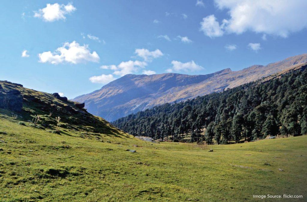 After exploring the Top and the lake, you will be winding up the Brahmatal trek by descending towards Lohajung. 