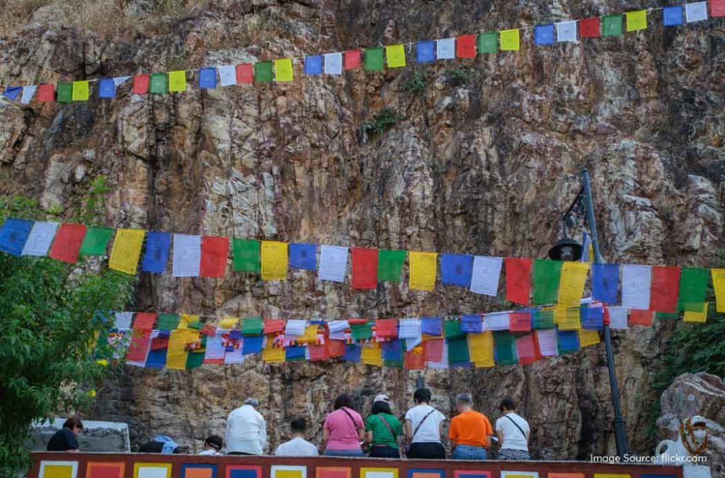 Check this Bodh Gaya travel guide for your journey