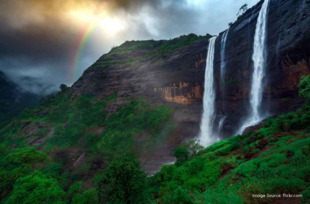 Check out the best waterfalls in Maharashtra