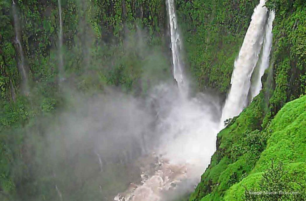 Check out the best waterfalls in Maharashtra