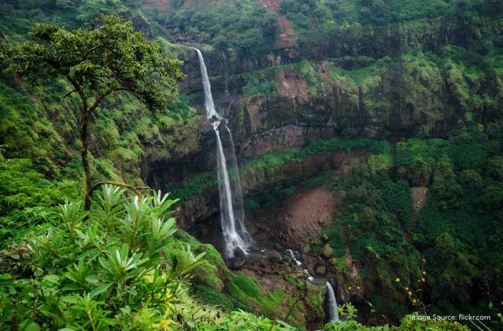 Check out the best waterfalls in Maharashtra