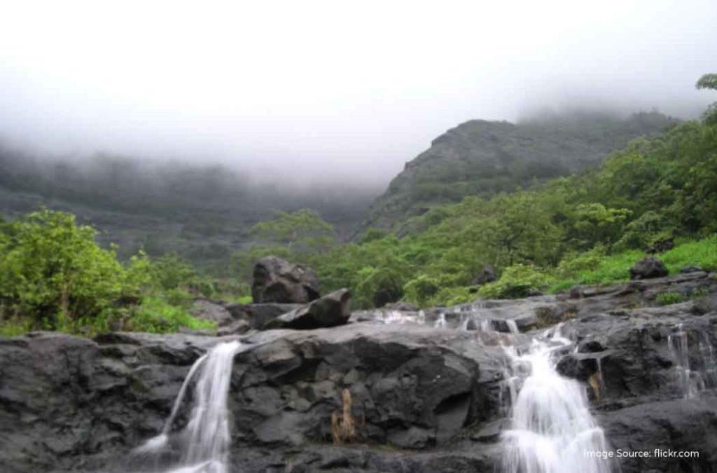 Check out the best waterfalls in Maharashtra