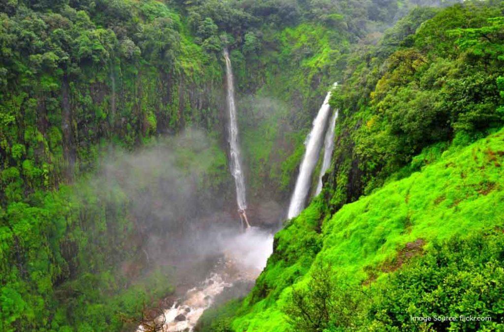 Check out the best waterfalls in Maharashtra