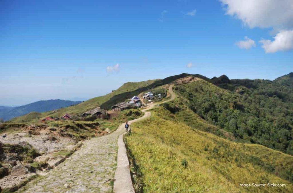 Check complete details for Sandakphu trek