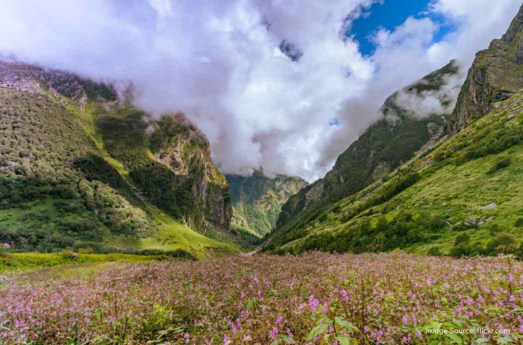 Discover the best destinations for trekking in Uttarakhand