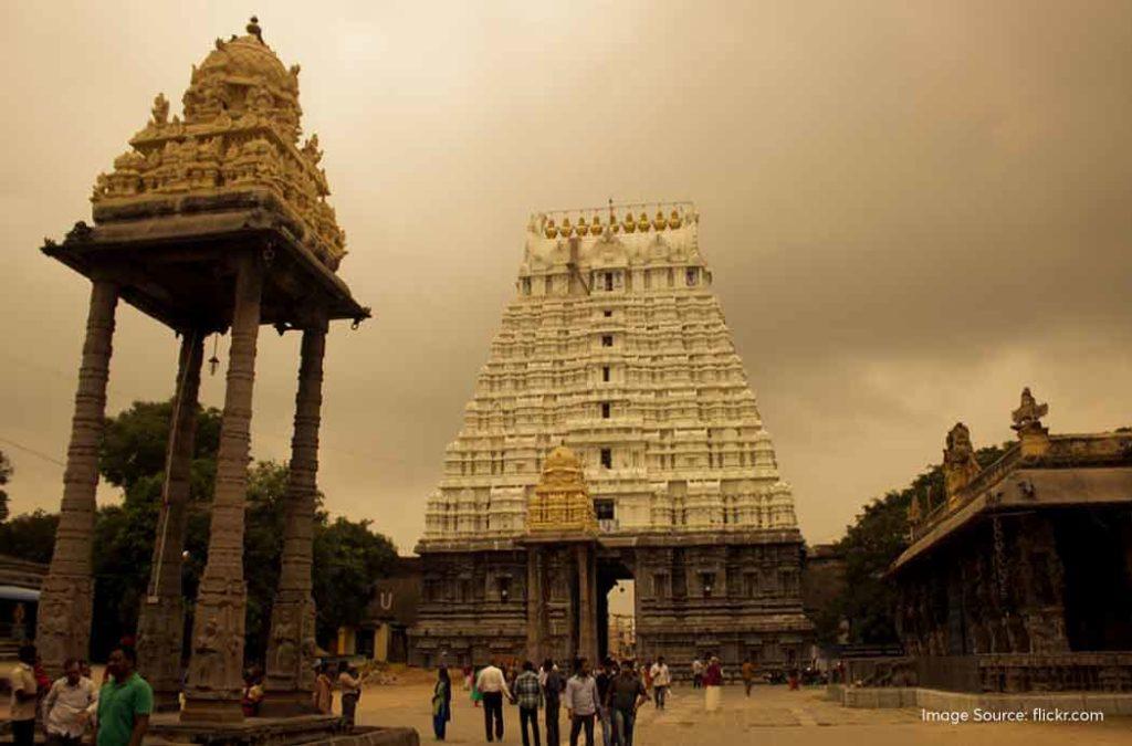 Check out the best places to visit in Kanchipuram