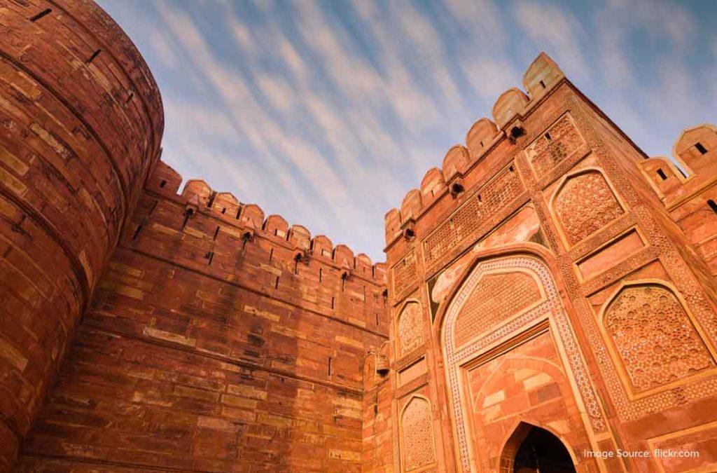 Check out the best places to visit in Agra