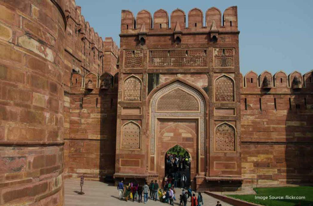 Here is the list of big forts in Agra for a historic exploration