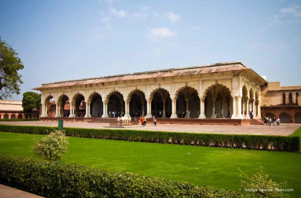 Here is the list of big forts in Agra for a historic exploration