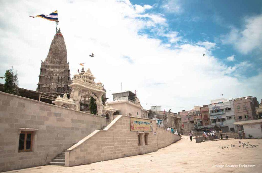 Dwarkadhish Temple is one of the four holy Char Dham Pilgrimage in places to visit in Gujarat.