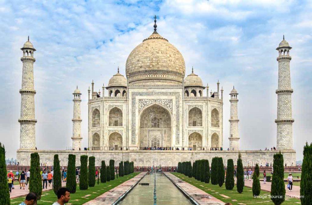 Check out the best places to visit in Agra