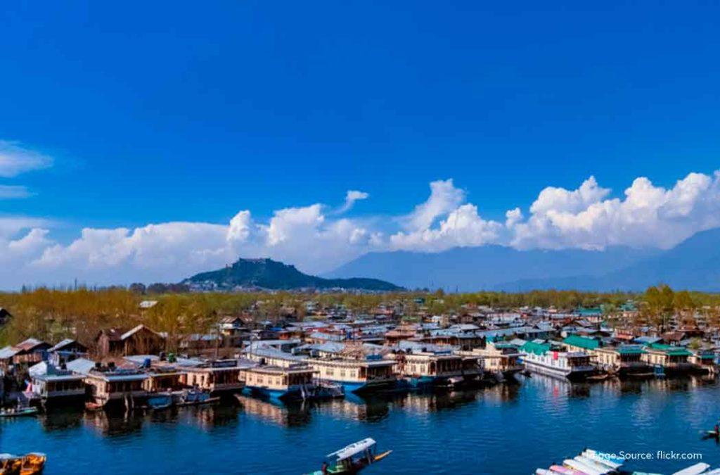 Check out the best places to visit in Srinagar