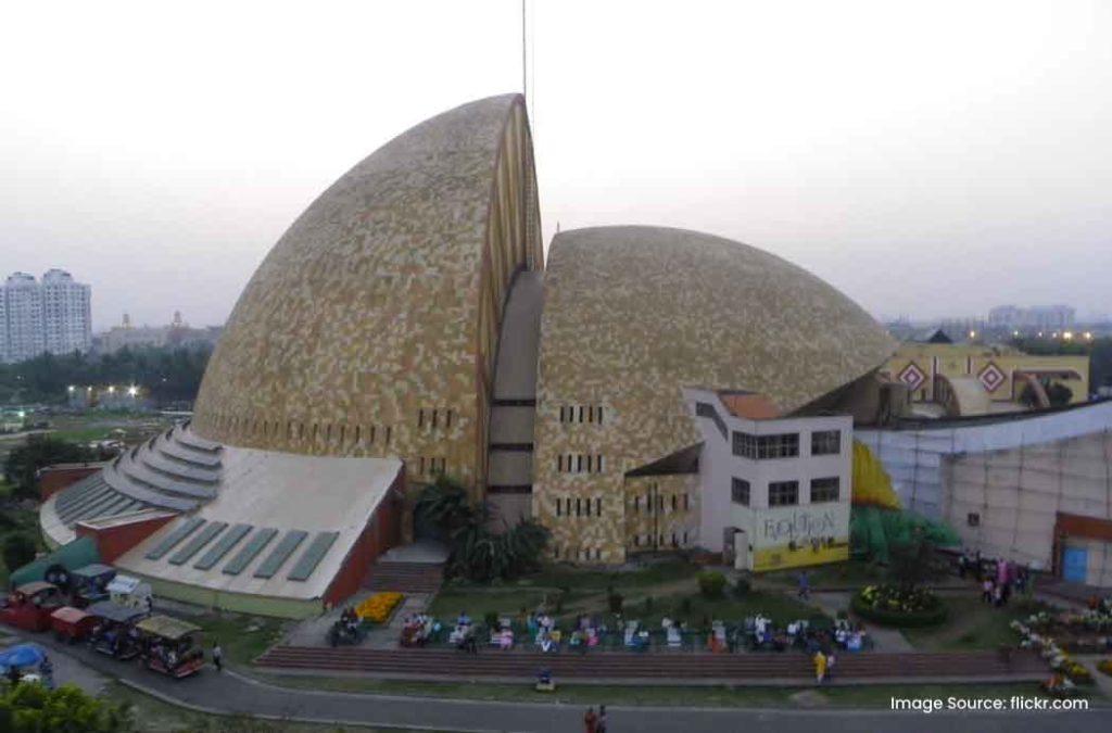 One of the best things to do in Kolkata is to enjoy the science exhibits at Science City﻿ 