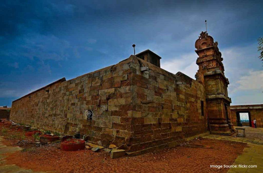 Erumeeswarar Temple is one of the significant places to visit in Trichy for archaeological and history enthusiasts.