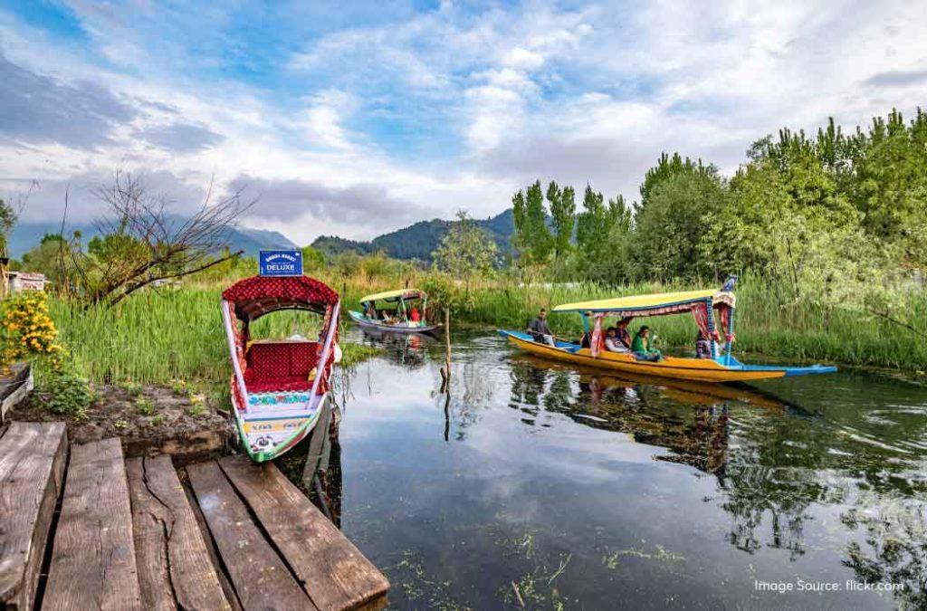 Check out the best places to visit in Srinagar