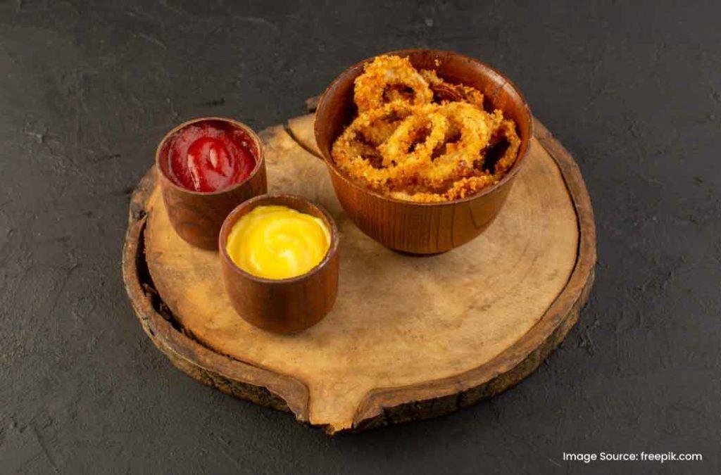 Check out the best and famous food of Maharashtra