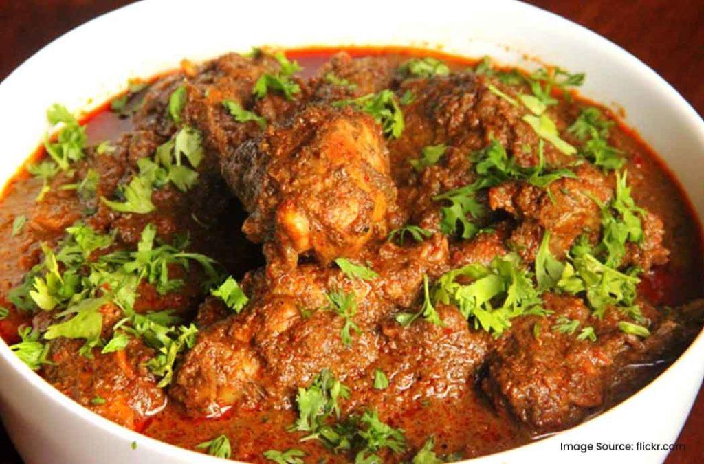 Check out the best and famous food of Maharashtra