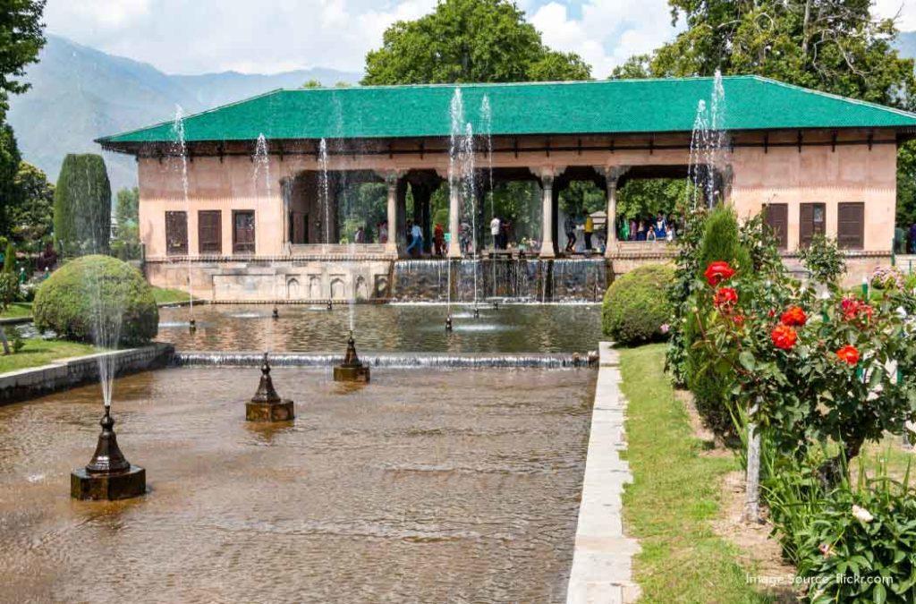 Check out the best places to visit in Srinagar