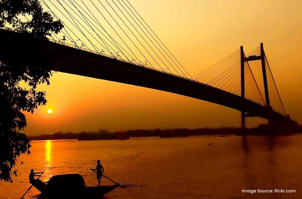 Spend time at the serene Prinsep Ghat as of the relaxing things to do in Kolkata.