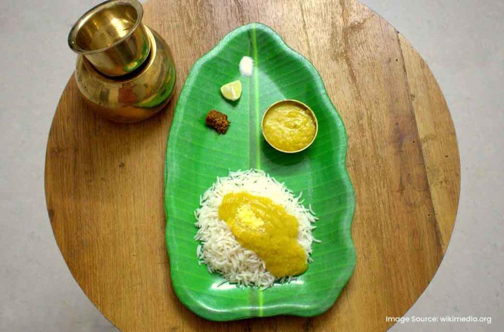 Check out the best and famous food of Maharashtra